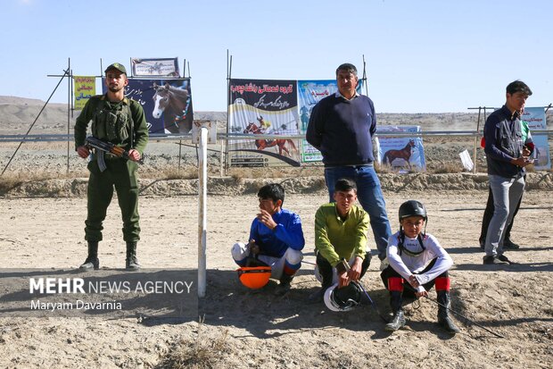 کورس اسبدوانی پاییزه روستای باغلق