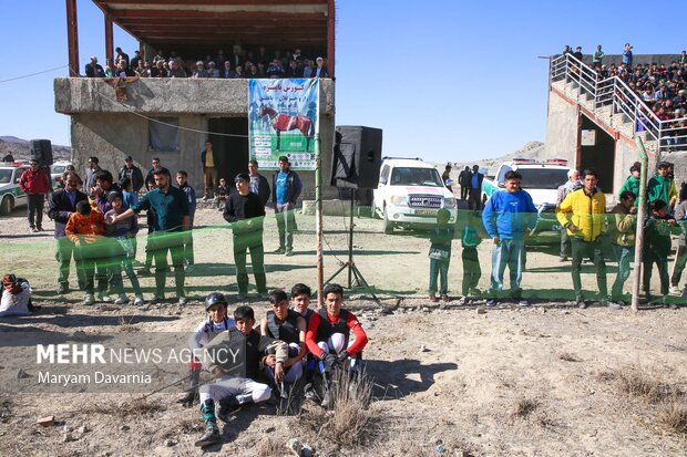 کورس اسبدوانی پاییزه روستای باغلق