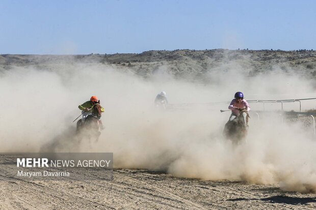 کورس اسبدوانی پاییزه روستای باغلق