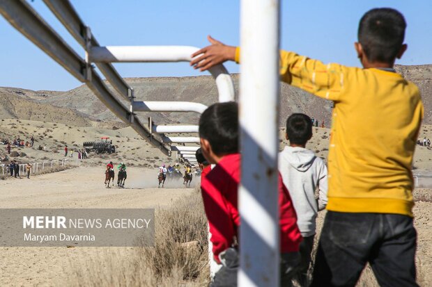 کورس اسبدوانی پاییزه روستای باغلق