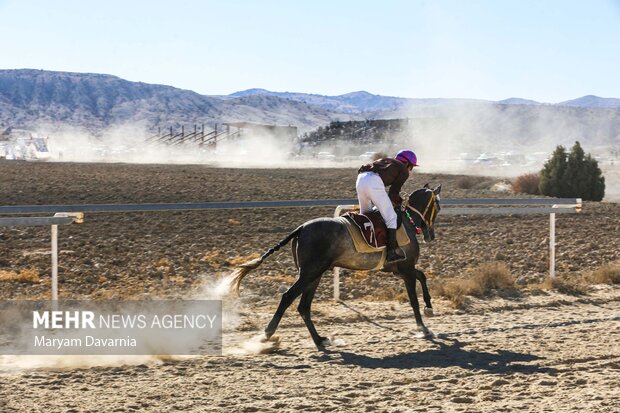 کورس اسبدوانی پاییزه روستای باغلق