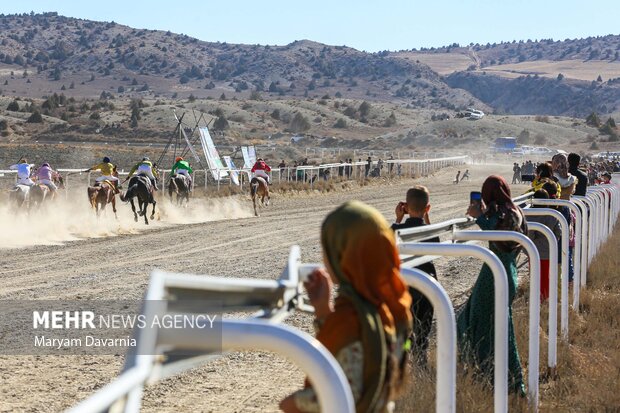 کورس اسبدوانی پاییزه روستای باغلق