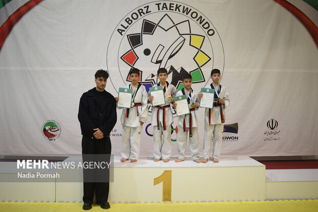 اختتامیه لیگ و تجلیل از مدال آوران جهانی و آسیایی