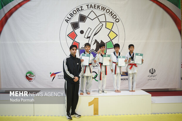 اختتامیه لیگ و تجلیل از مدال آوران جهانی و آسیایی