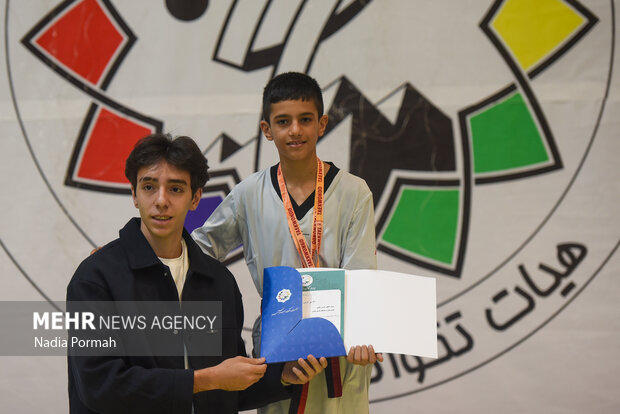 اختتامیه لیگ و تجلیل از مدال آوران جهانی و آسیایی