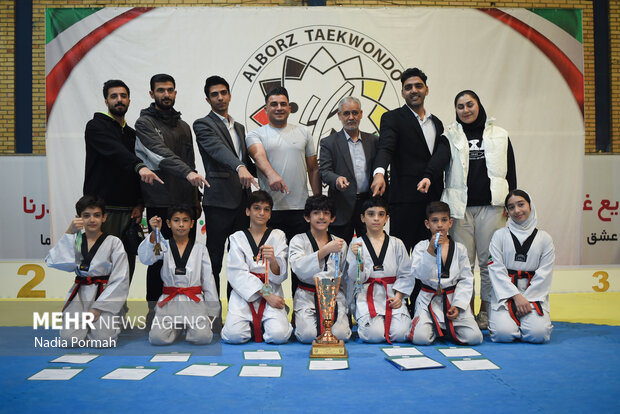 اختتامیه لیگ و تجلیل از مدال آوران جهانی و آسیایی