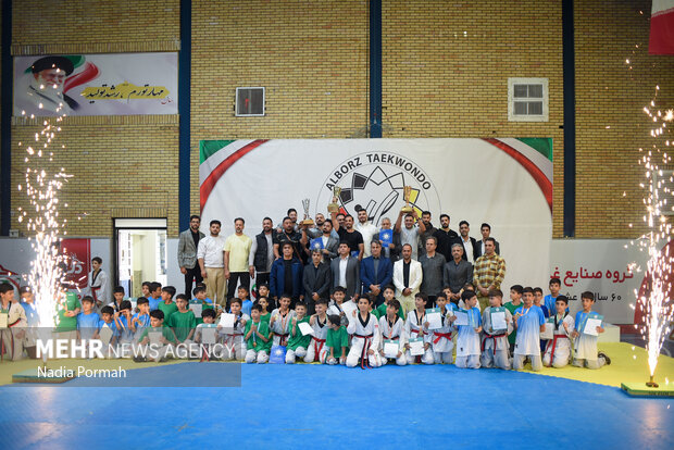 اختتامیه لیگ و تجلیل از مدال آوران جهانی و آسیایی