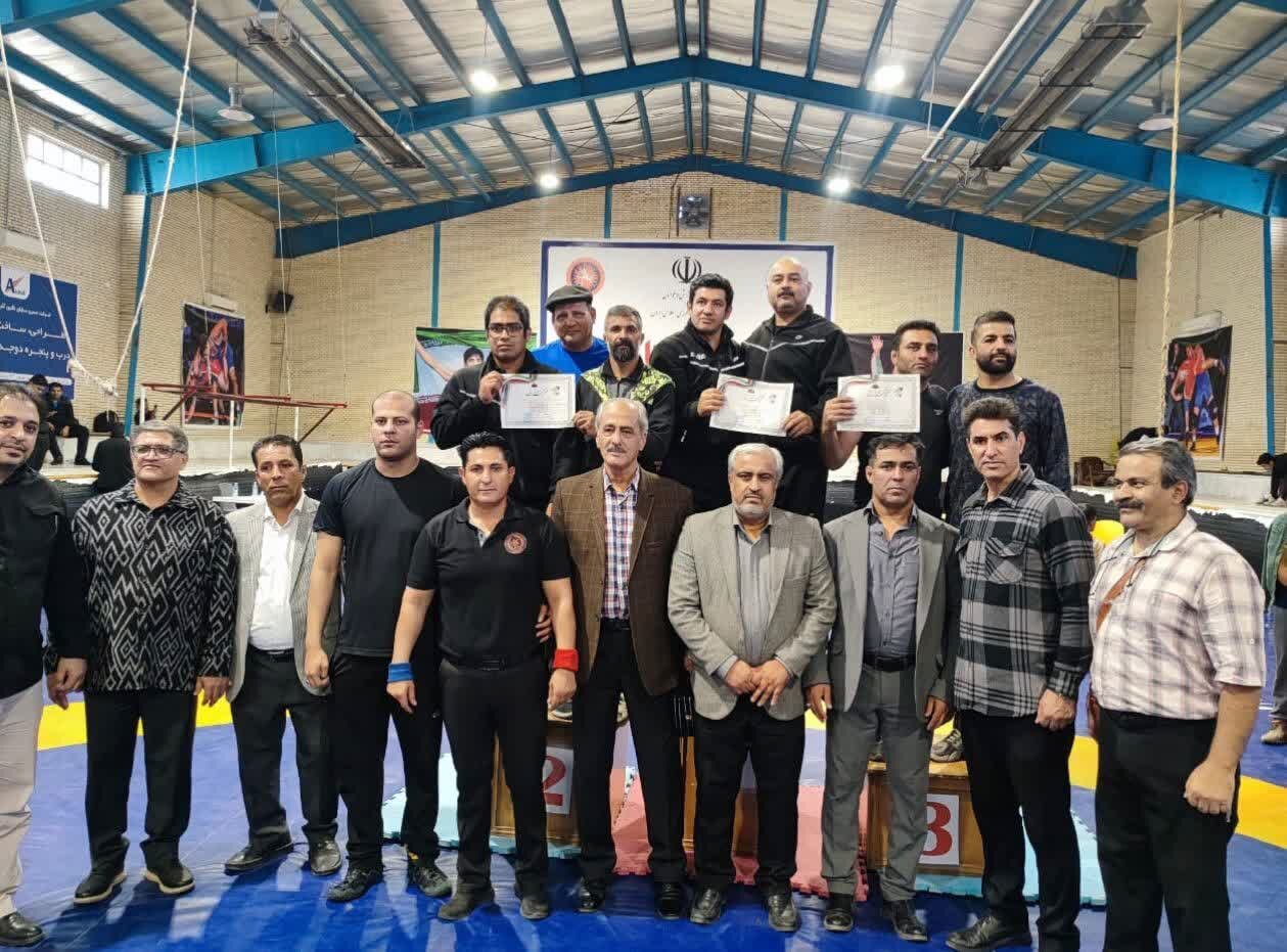 تیمهای برتر مسابقات استانی کشتی پهلوانی جوانان کرمان معرفی شدند تیمهای برتر مسابقات استانی کشتی پهلوانی جوانان کرمان معرفی شدند