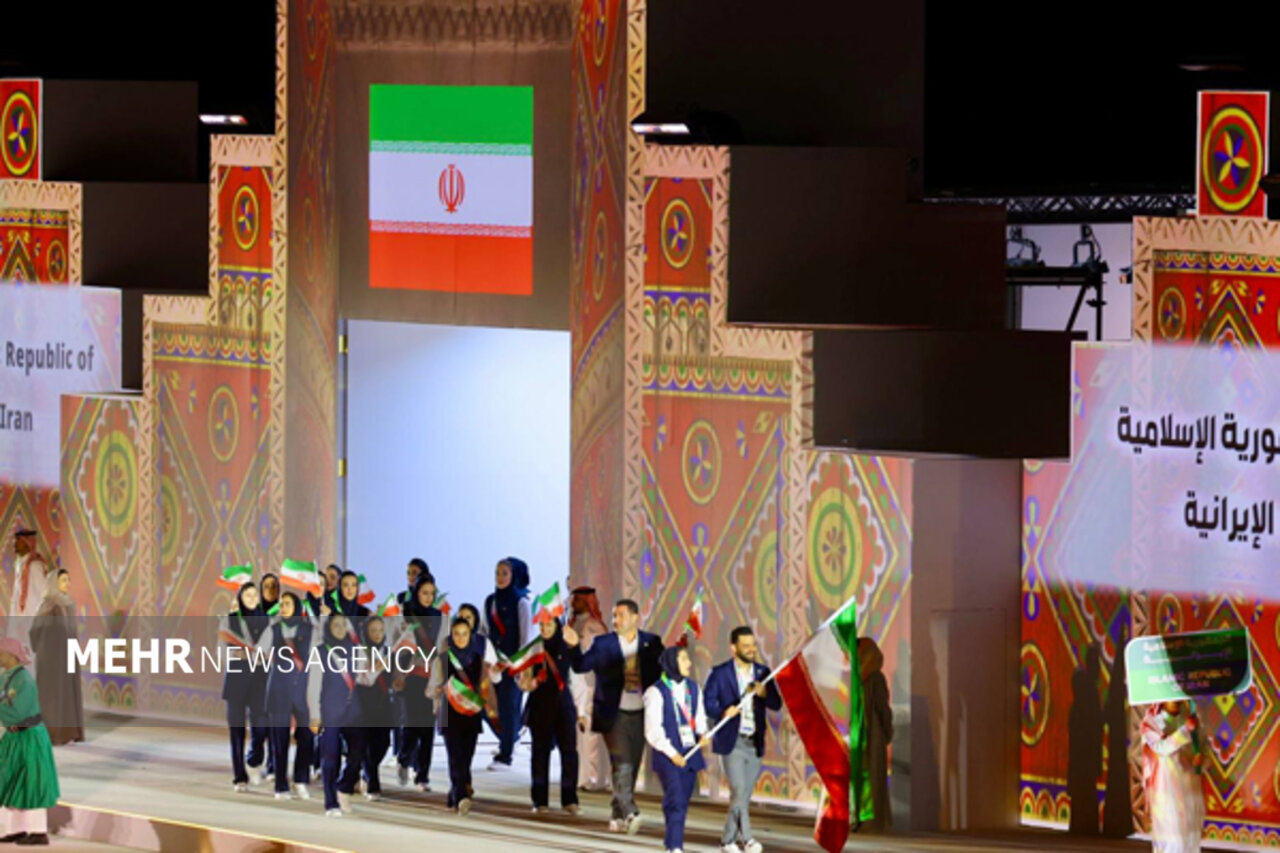 رژه کاروان ورزش ایران در بازیهای کشورهای اسلامی با شعار «ملت واحد»