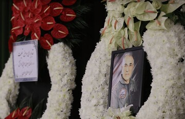 حضور بقایی در مراسم یادبود مرحوم سرهنگ خلبان لوتر یادگاری