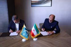 خسروی‌وفا و همتای پاکستانی تفاهم‌نامه همکاری امضا کردند