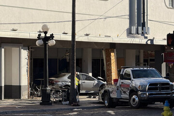 ورود خودرو به یک مغازه در فلوریدا آمریکا؛ ۱۱ نفر کشته و ۴ تن زخمی شدند