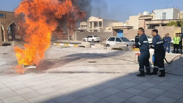 مانور اطفای حریق در گناوه برگزار شد