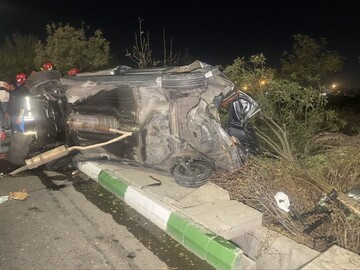 باخدا: واژگونی خودروی ۴۰۵ در بلوار نماز مشهد ۲ مصدوم برجا گذاشت