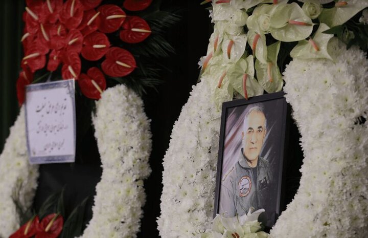 حضور بقایی در مراسم یادبود مرحوم سرهنگ خلبان لوتر یادگاری