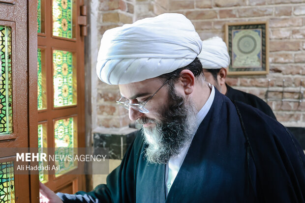 بازدید و زیارت رئیس سازمان تبلیغات اسلامی از امام زاده یحیی (ع) تهران