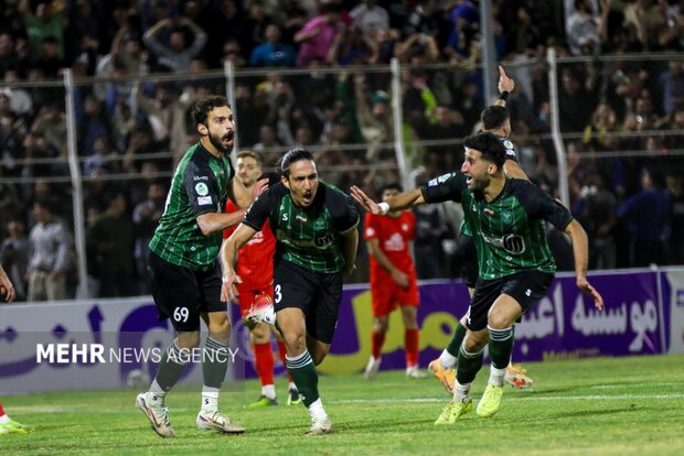 لیگ برتر فوتبال - خیبر خرم‌آباد و تراکتور تبریز