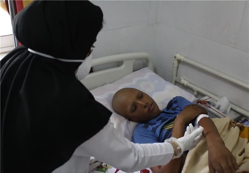 رقابت سرطان و درمان؛بیماران سرطانی در انتظار رادیوتراپی که خاک می خورد