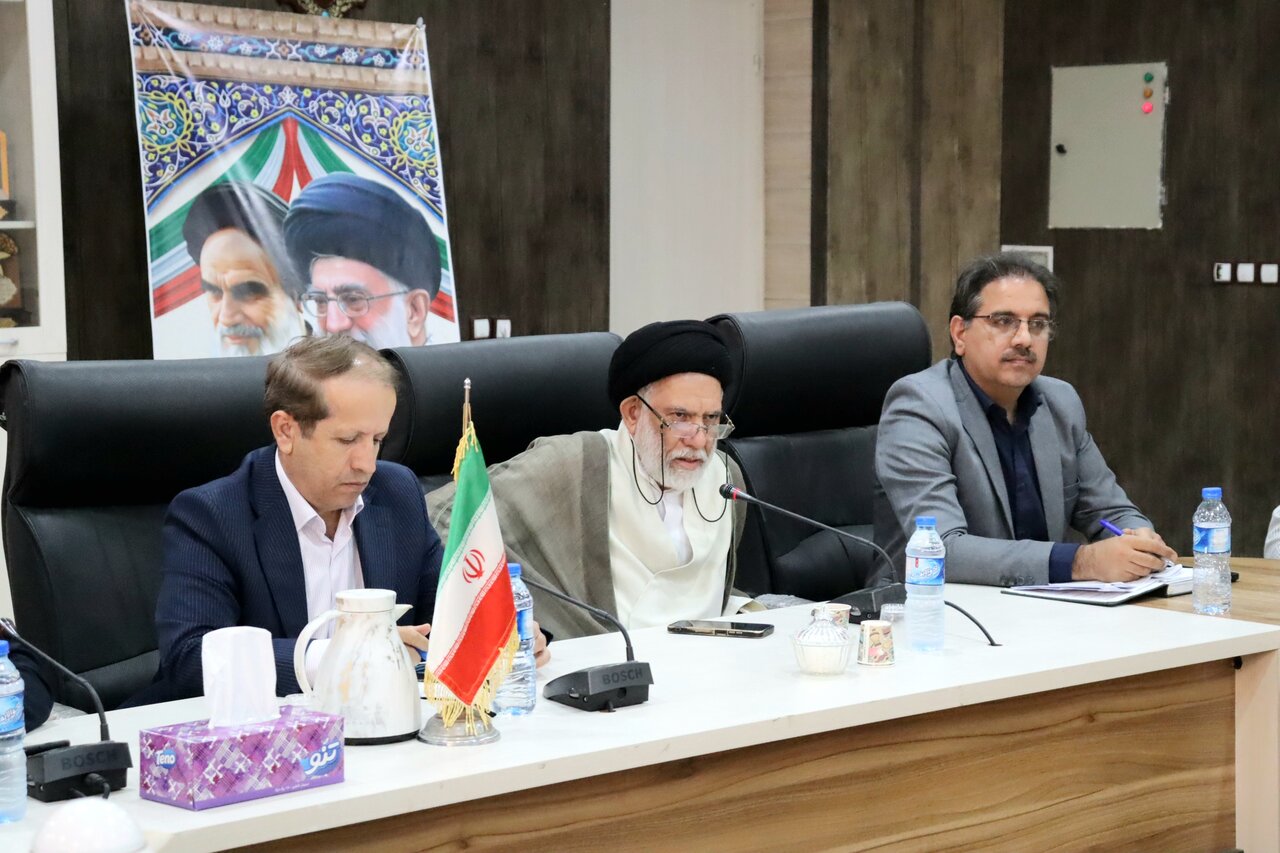 امامجمعه دیر: دانش با پیوند اخلاق و ایمان به ارزش حقیقی میرسد امامجمعه دیر: دانش با پیوند اخلاق و ایمان به ارزش حقیقی میرسد