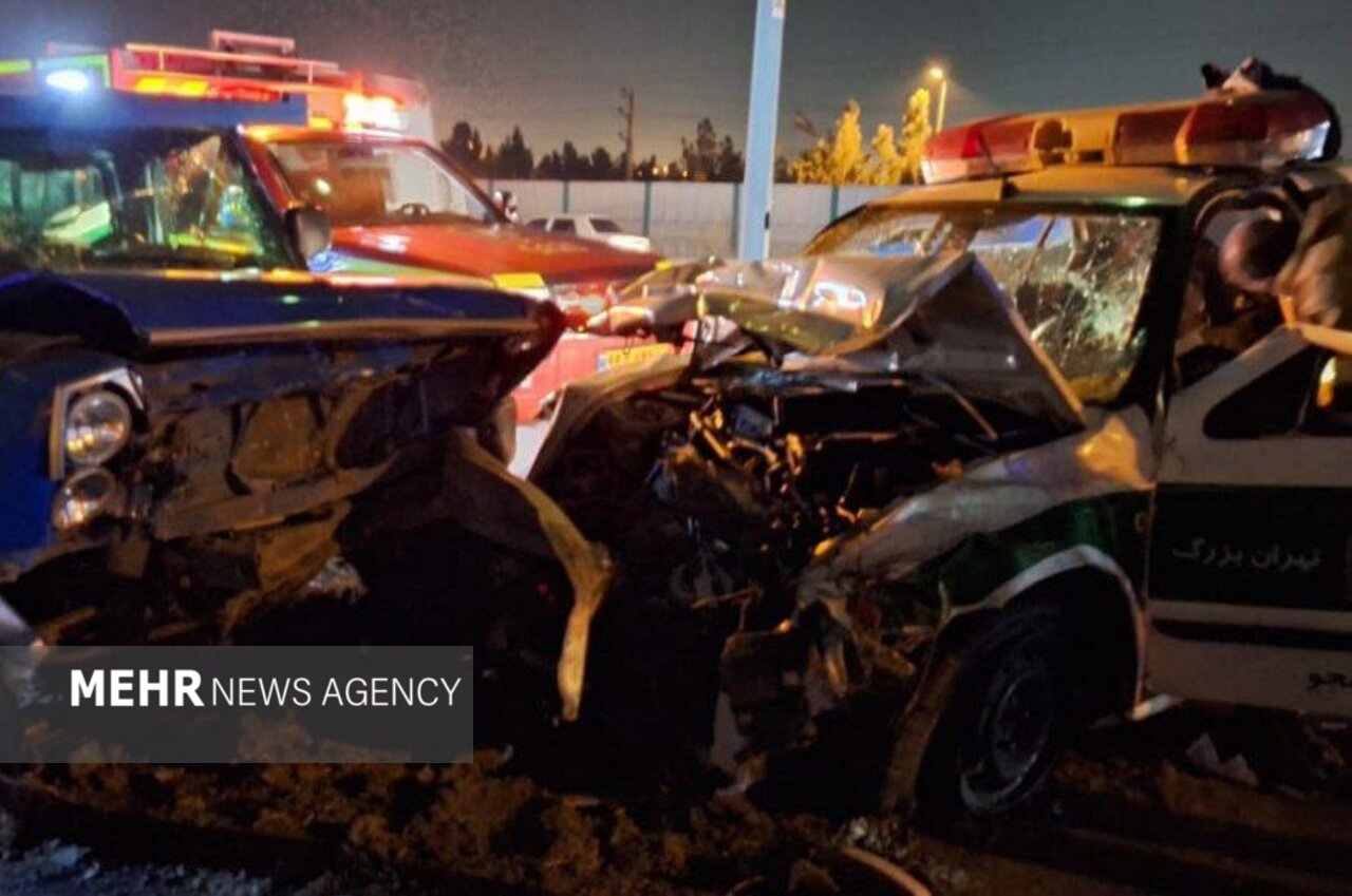 تصادف زنجیره ای در بزرگراه قم-تهران؛۱۱ نفر مصدوم شدند