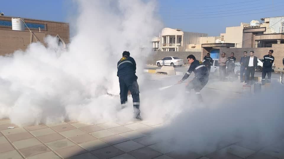 مانور اطفای حریق در گناوه برگزار شد