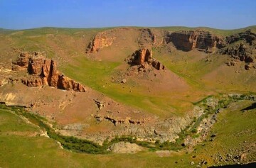 طالب‌نیا:قلعه «قلاقوره» بیجار می‌تواند به مقصد گردشگری استان تبدیل شود