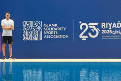 اولین طلای کاروان ورزش ایران از آب بیرون آمد/ سامیار عبدلی قهرمان شد