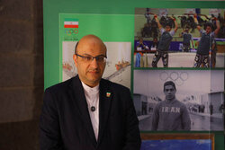 حضور دبیرکل کمیته ملی المپیک در مسابقات وزنه‌برداری برداری