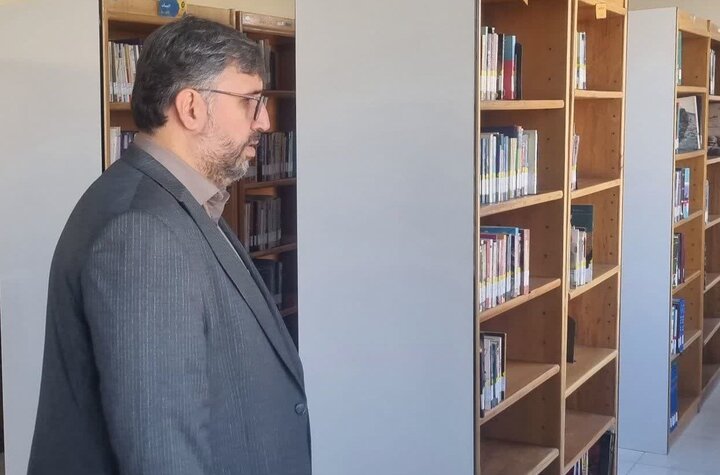 اهدای ۵۰۰ عنوان کتاب به مجتمع فرهنگی و هنری نایسر سنندج