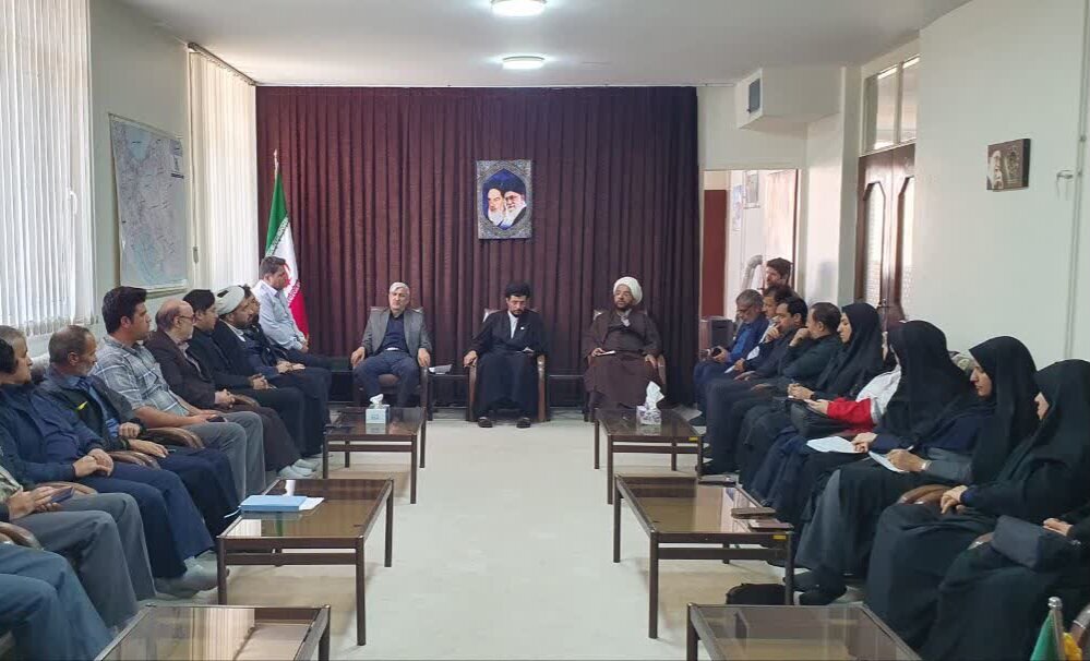 اقامه منظم نماز در ۲۵ دستگاه اجرایی نشانه تعهد مدیران است اقامه منظم نماز در ۲۵ دستگاه اجرایی نشانه تعهد مدیران است
