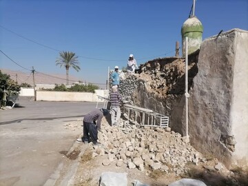جوکاری: مرمت امامزاده «خواجه پیری» کازرون در حال انجام است