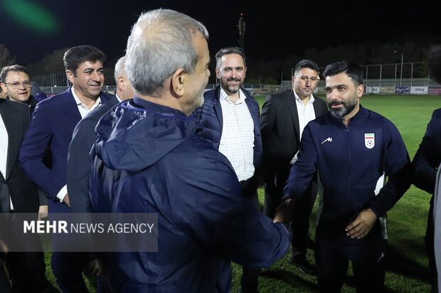 شب فوتبالی‌ها با رئیس جمهور چگونه گذشت؟؛ آقای قلعه‌نویی «سوت نزن»!