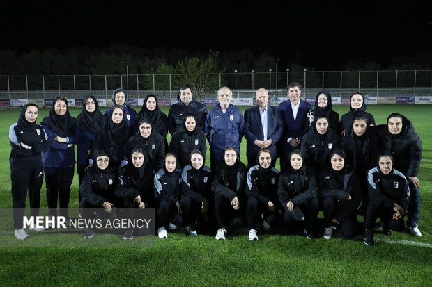 شب فوتبالیها با رئیس جمهور چگونه گذشت؟؛ آقای قلعهنویی «سوت نزن»!