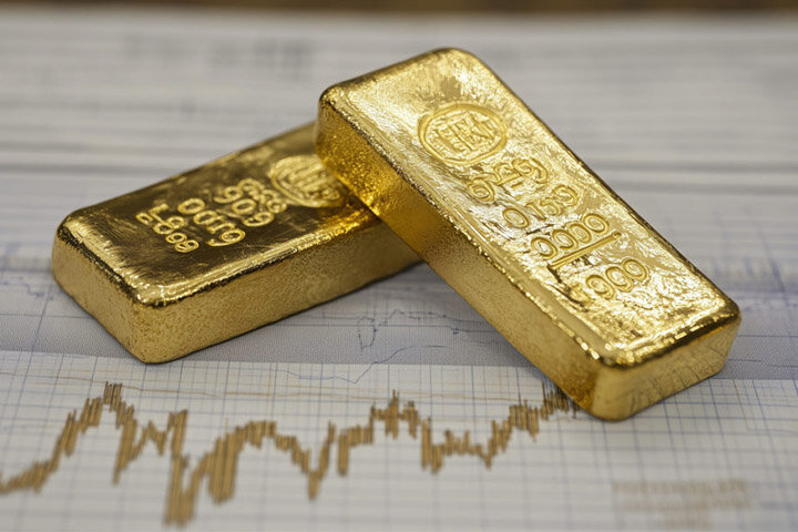 عوامل اقتصادی و جهانی که باعث افزایش قیمت طلا می‌شوند