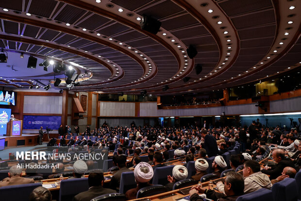 اختتامیه «همایش ما و غرب در آراء و اندیشه‌های حضرت آیت الله العظمی خامنه‌ای»