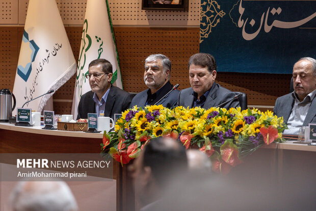 نشست شهرداران مراکز استان‌های کشور در قم