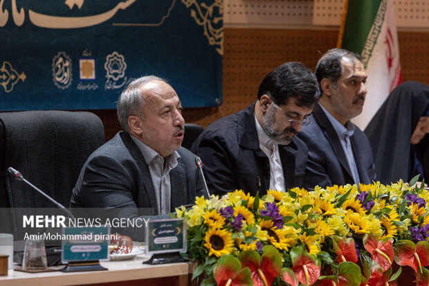 نشست شهرداران مراکز استان‌های کشور در قم