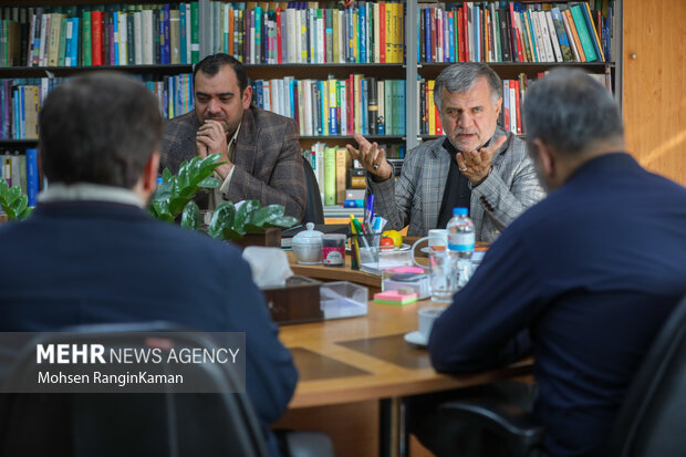 حضور دبیرکل حزب مؤتلفه اسلامی در گروه رسانه‌ای مهر