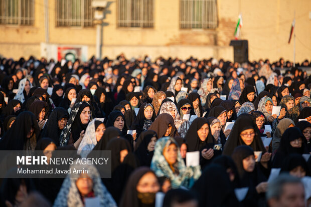 اقامه نماز طلب باران در <a href='https://sayeb.ir/tag/%d9%82%d8%b2%d9%88%db%8c%d9%86'></div>قزوین</a>