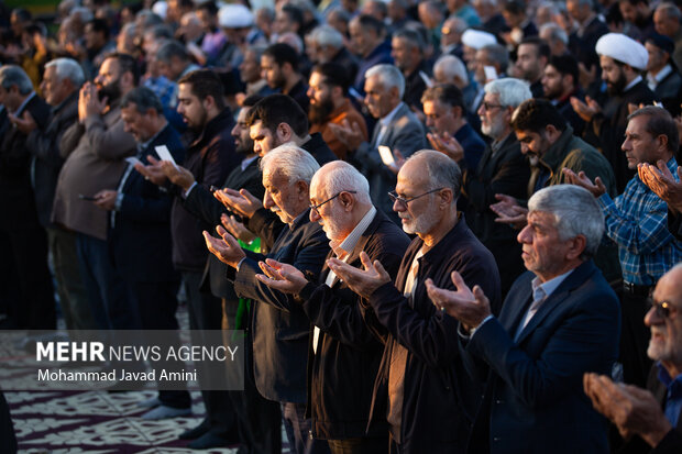 اقامه نماز طلب باران در <a href='https://sayeb.ir/tag/%d9%82%d8%b2%d9%88%db%8c%d9%86'></div>قزوین</a>