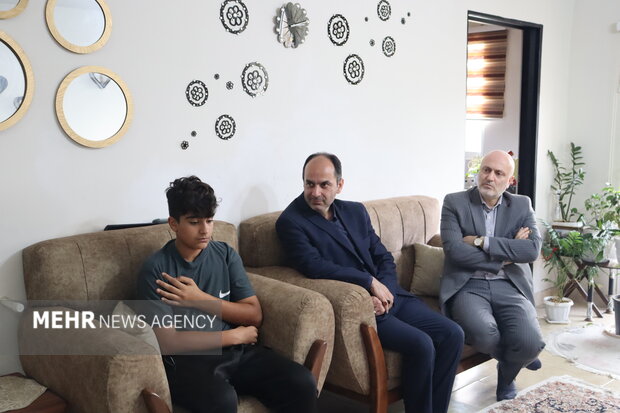 ورود تیم نظارتی به مدرسه غیرانتفاعی خمام پس از وقوع درگیری دانشآموزی