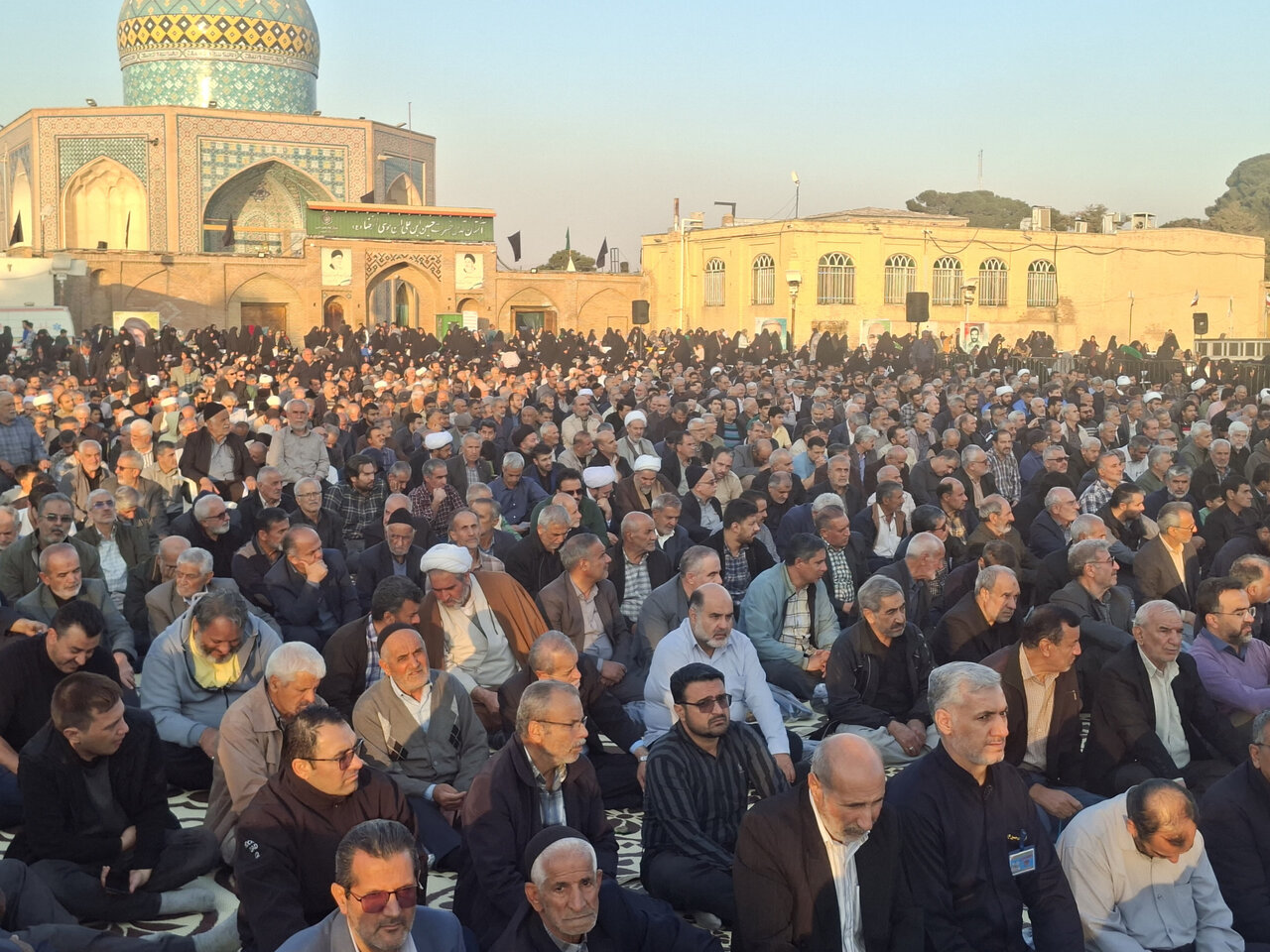 حضور گسترده مردم برای اقامه نماز باران در قزوین