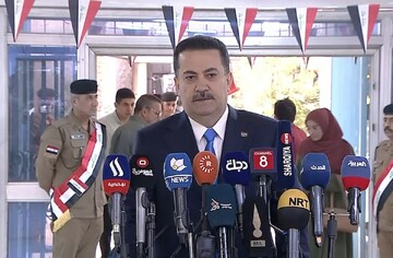 نخست‌وزیر عراق رأی خود را به صندوق انداخت+ فیلم