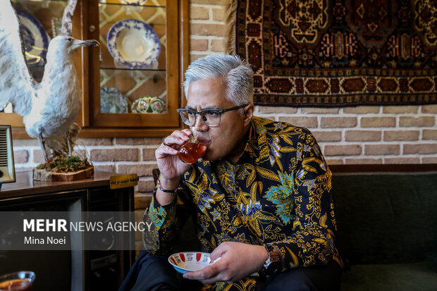 بازدید سفیر اندونزی در تهران از بازار تاریخی تبریز