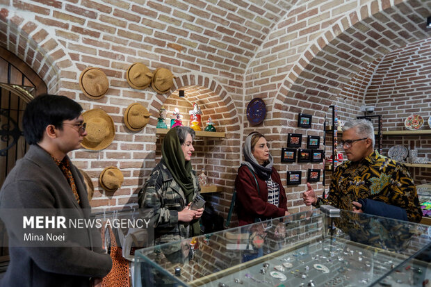 بازدید سفیر اندونزی در تهران از بازار تاریخی تبریز