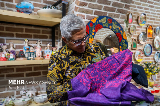 بازدید سفیر اندونزی در تهران از بازار تاریخی تبریز