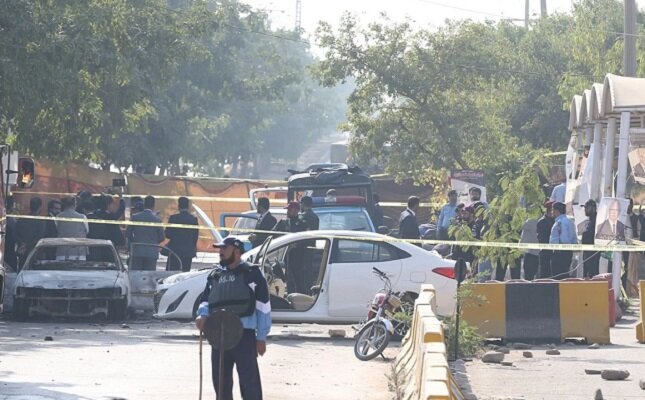 Pakistan'da intihar saldırısı: 12 ölü, 21 yaralı