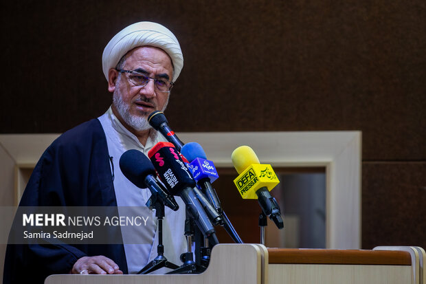 آیین رونمایی از دادنامه خانواده‌های شهدای امنیت علیه دولت تروریستی آمریکا