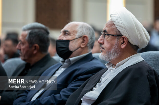 آیین رونمایی از دادنامه خانواده‌های شهدای امنیت علیه دولت تروریستی آمریکا