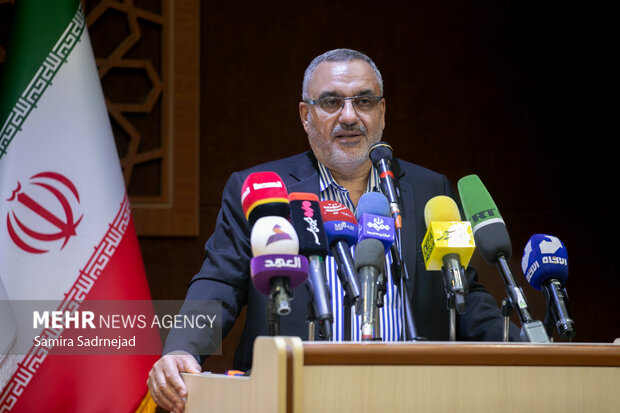 آیین رونمایی از دادنامه خانواده‌های شهدای امنیت علیه دولت تروریستی آمریکا